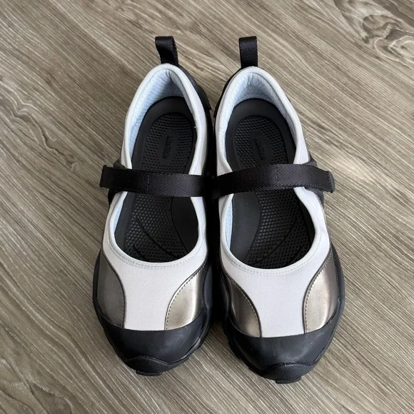 CROCS EXP Terre Mary Jane Ballet Sneaker in Black / Silver Metallic Blue, Size 9 - Picture 7 of 11